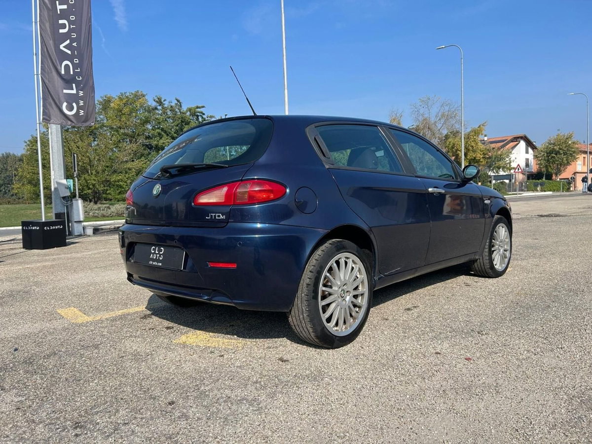 Alfa Romeo 147 1.9 JTD (120) 5 porte Moving (4)