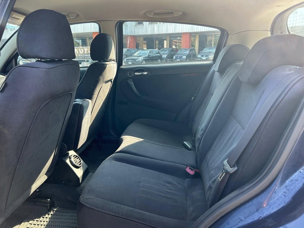 Alfa Romeo 147 1.9 JTD (120) 5 porte Moving (6)