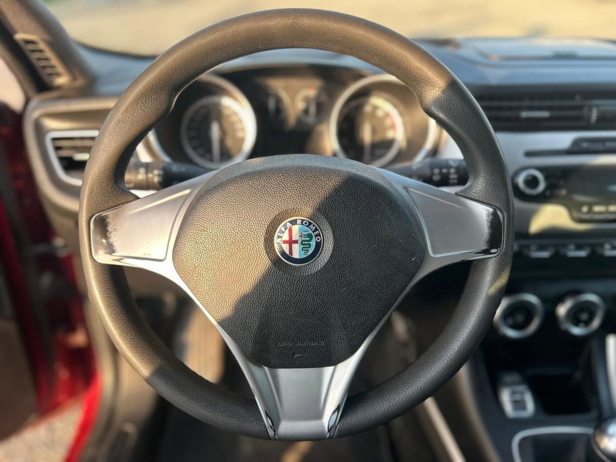 Alfa Romeo Giulietta 1.4 Turbo multiair Distinctive 170cv (10)