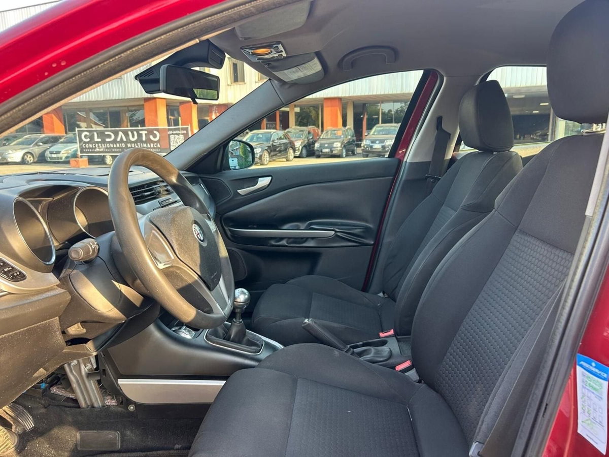 Alfa Romeo Giulietta 1.4 Turbo multiair Distinctive 170cv (6)