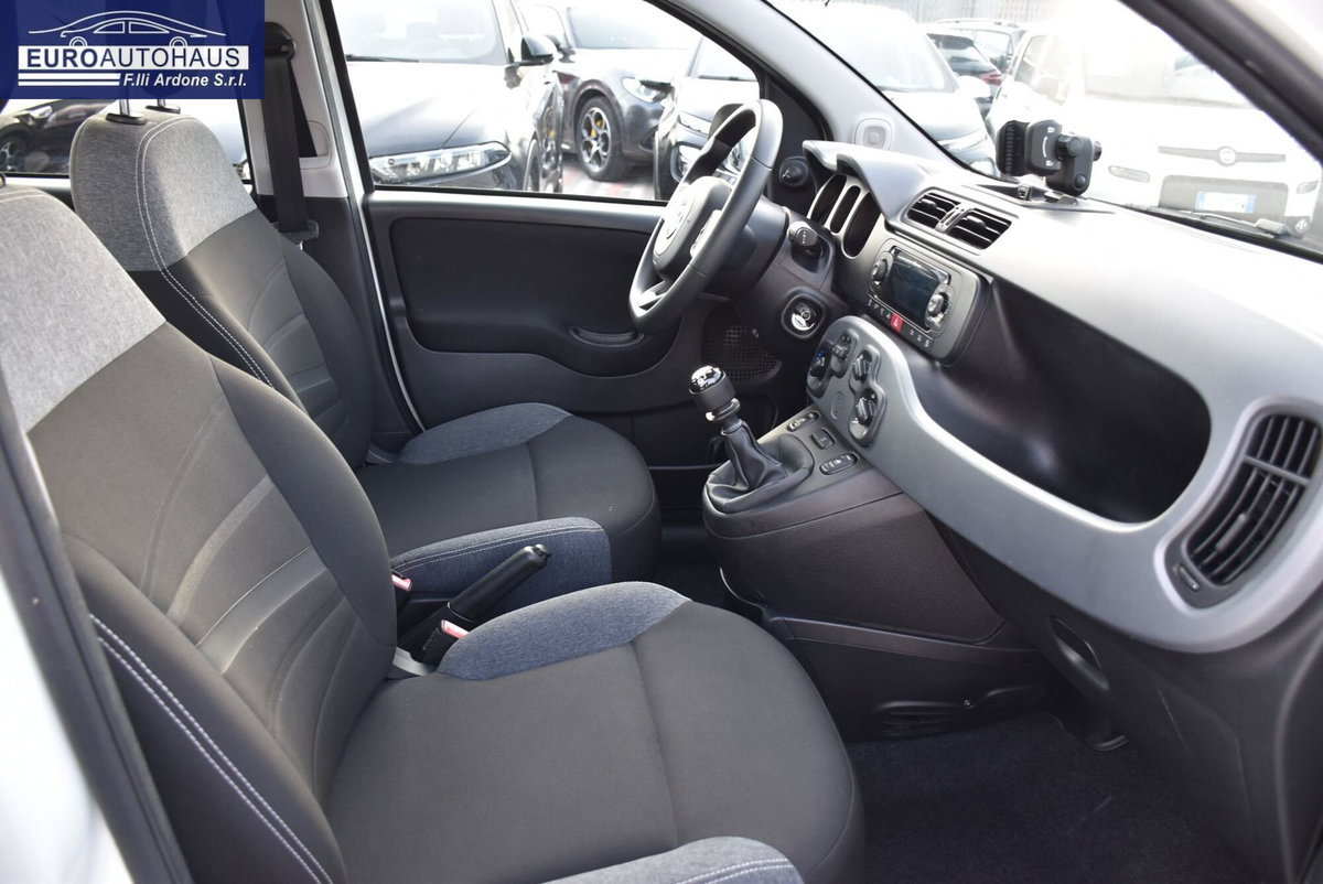 Fiat Panda 1.0 FireFly S&S Hybrid City Cross (11)