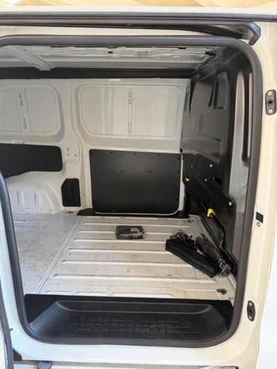 Peugeot Expert Furgone BlueHDi 120 S&S PL-TN Furgone Premium Standard (18)