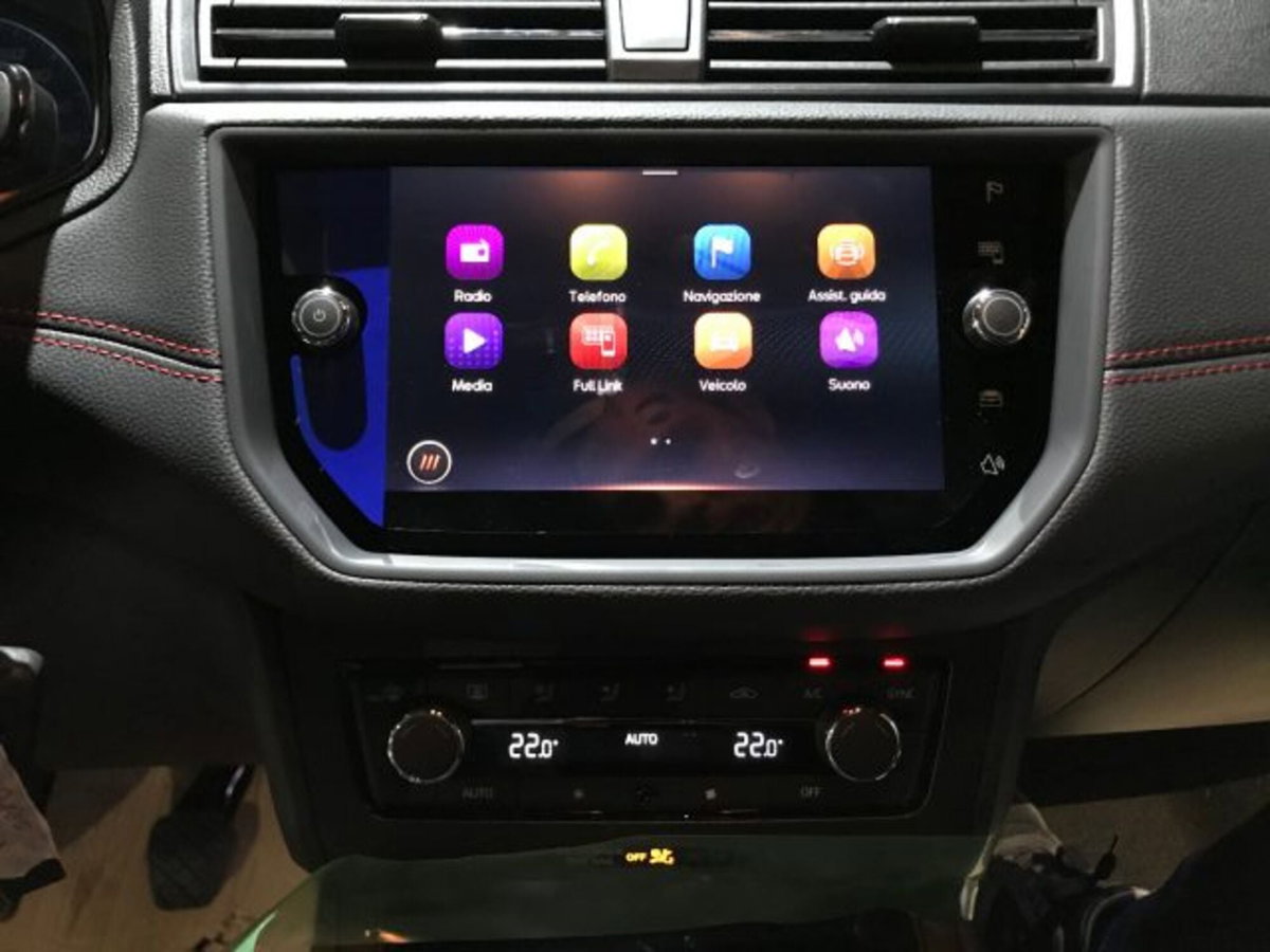 SEAT Arona 1.0 TGI FR (10)