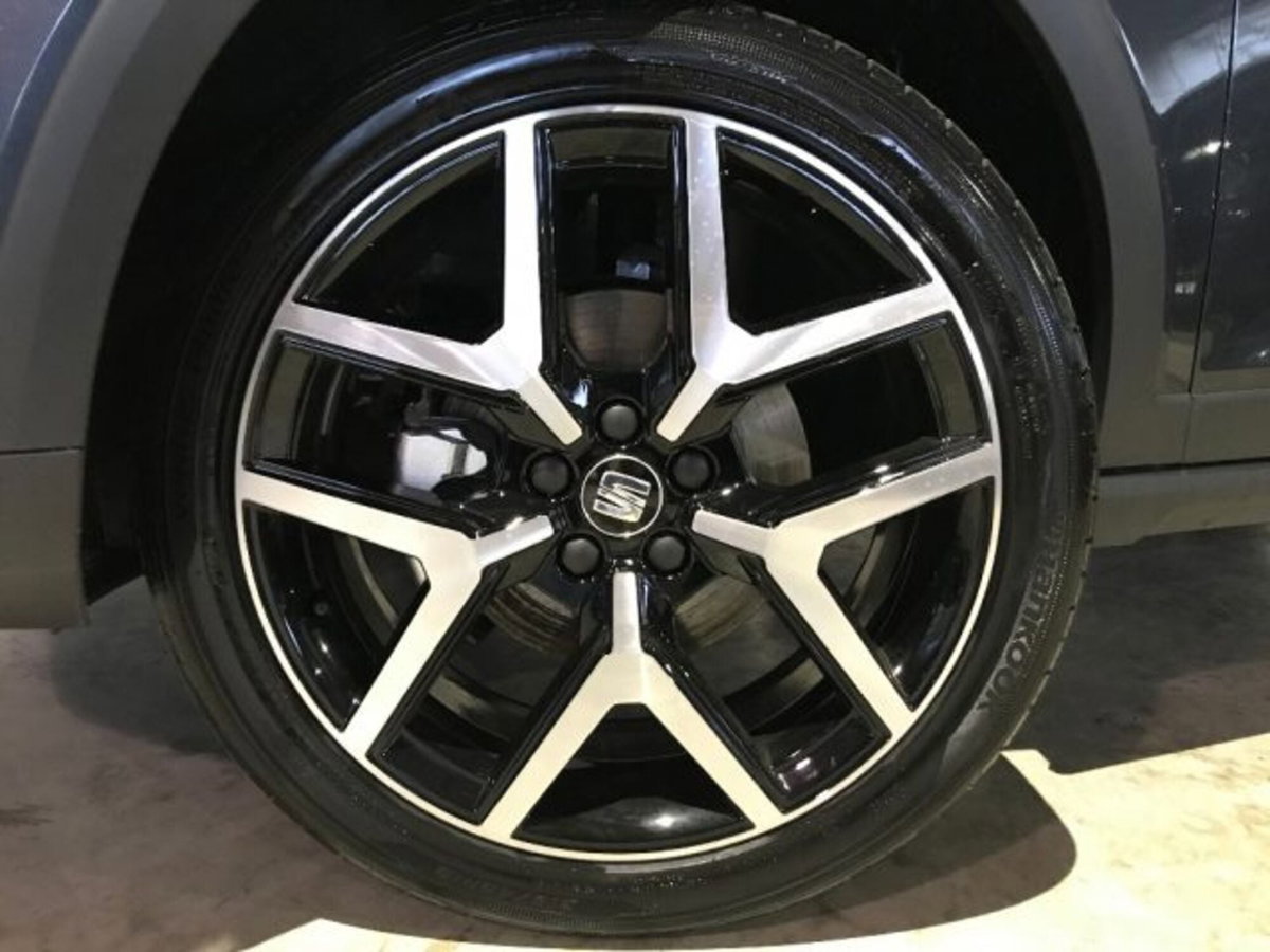 SEAT Arona 1.0 TGI FR (14)