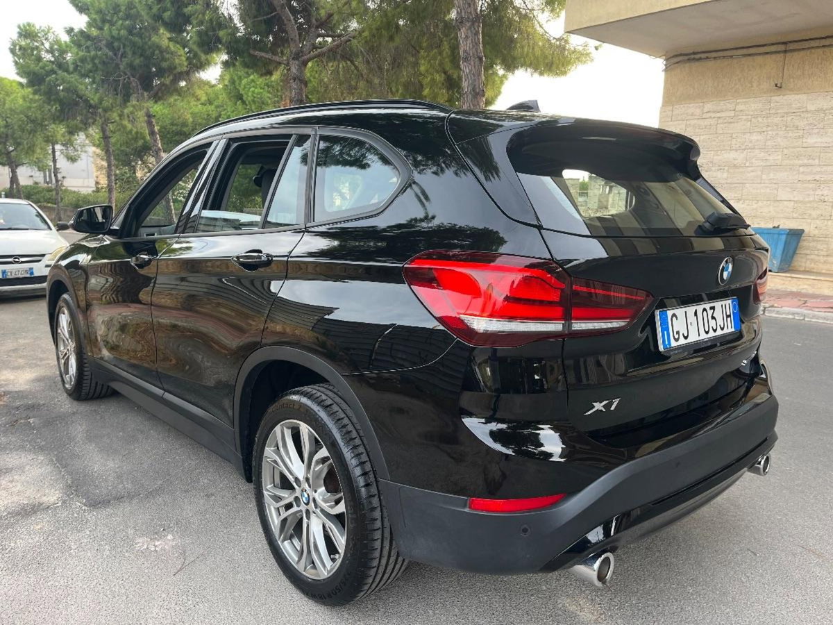 BMW X1 sDrive18d Business Advantage (7)