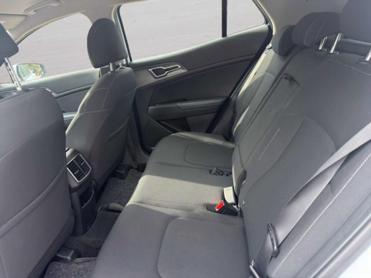 Kia Sportage 1.6 TGDi MHEV DCT Business (10)