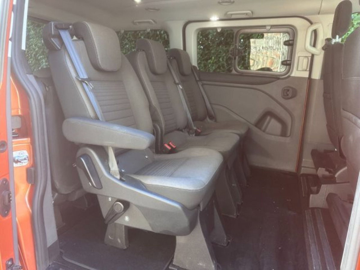 Ford Tourneo Custom 320 2.0 ecoblue 150cv Titanium X L2H1 (8)