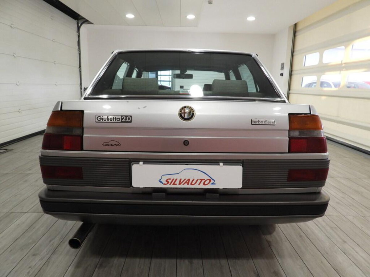 Alfa Romeo Giulietta 2.0 turbodiesel L (2)