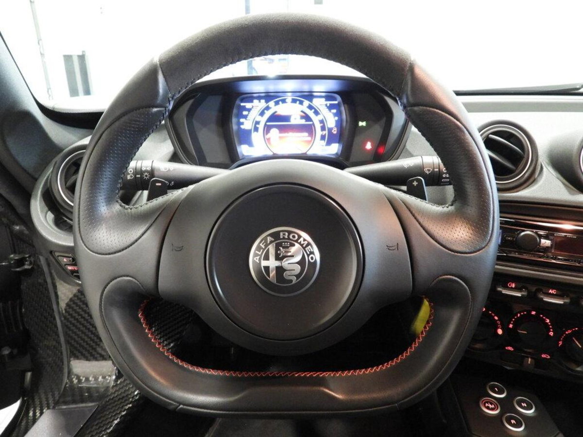 Alfa Romeo 4C Coupé 4C 1750 TBi Competizione (3)