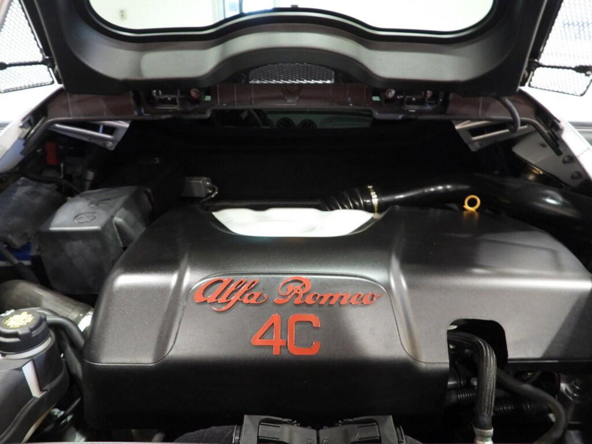 Alfa Romeo 4C Coupé 4C 1750 TBi Competizione (6)