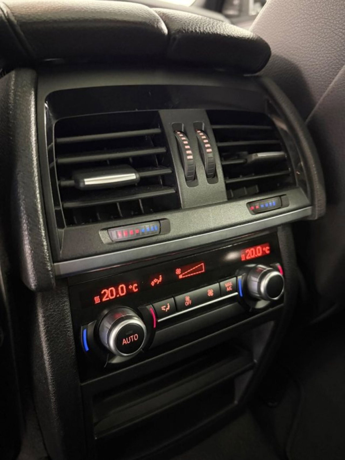 BMW X6 xDrive30d 258CV Msport (19)
