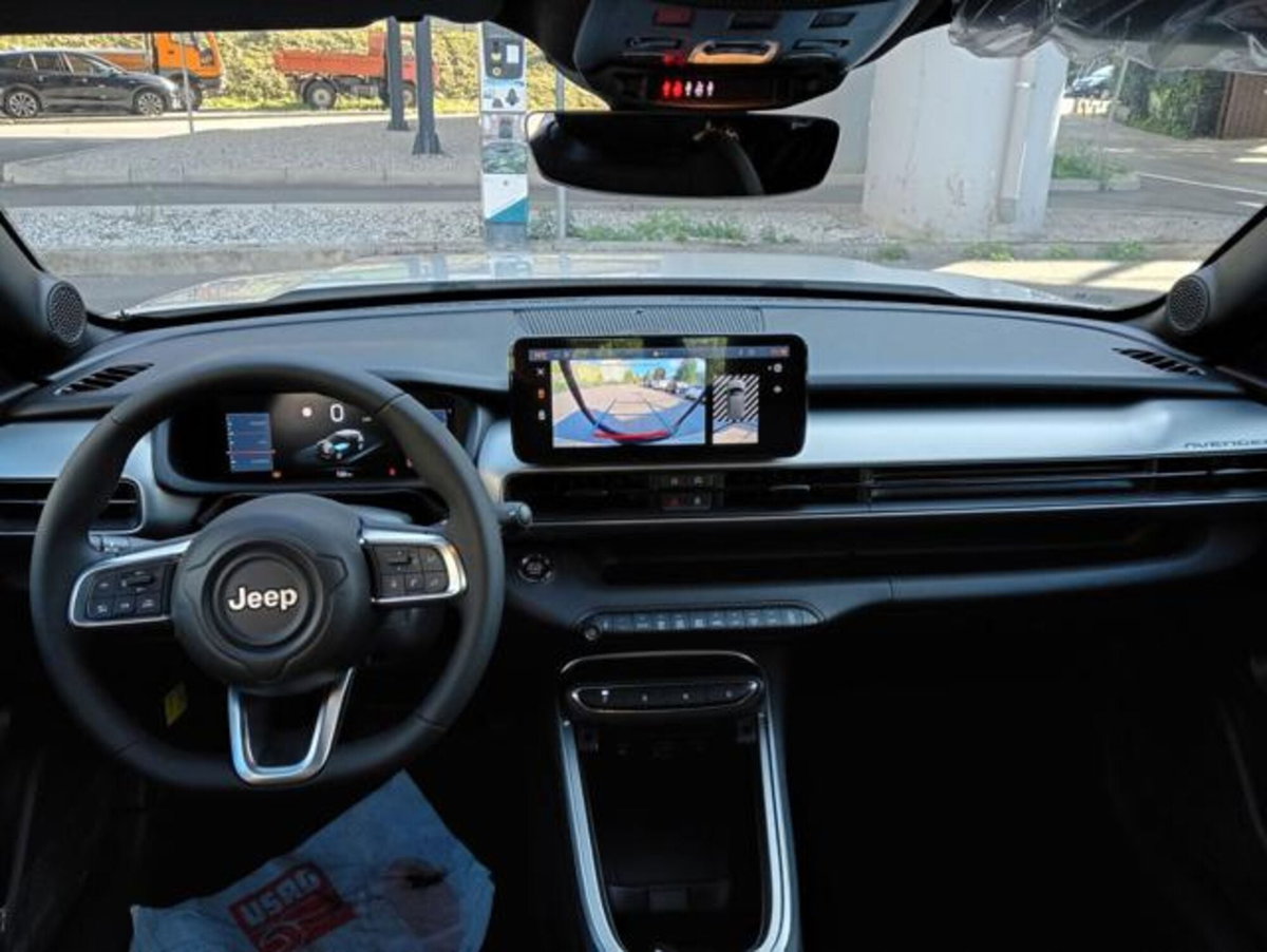 Jeep Avenger 1.2 turbo e-hybrid mhev Altitude fwd 110cv edct6 (12)