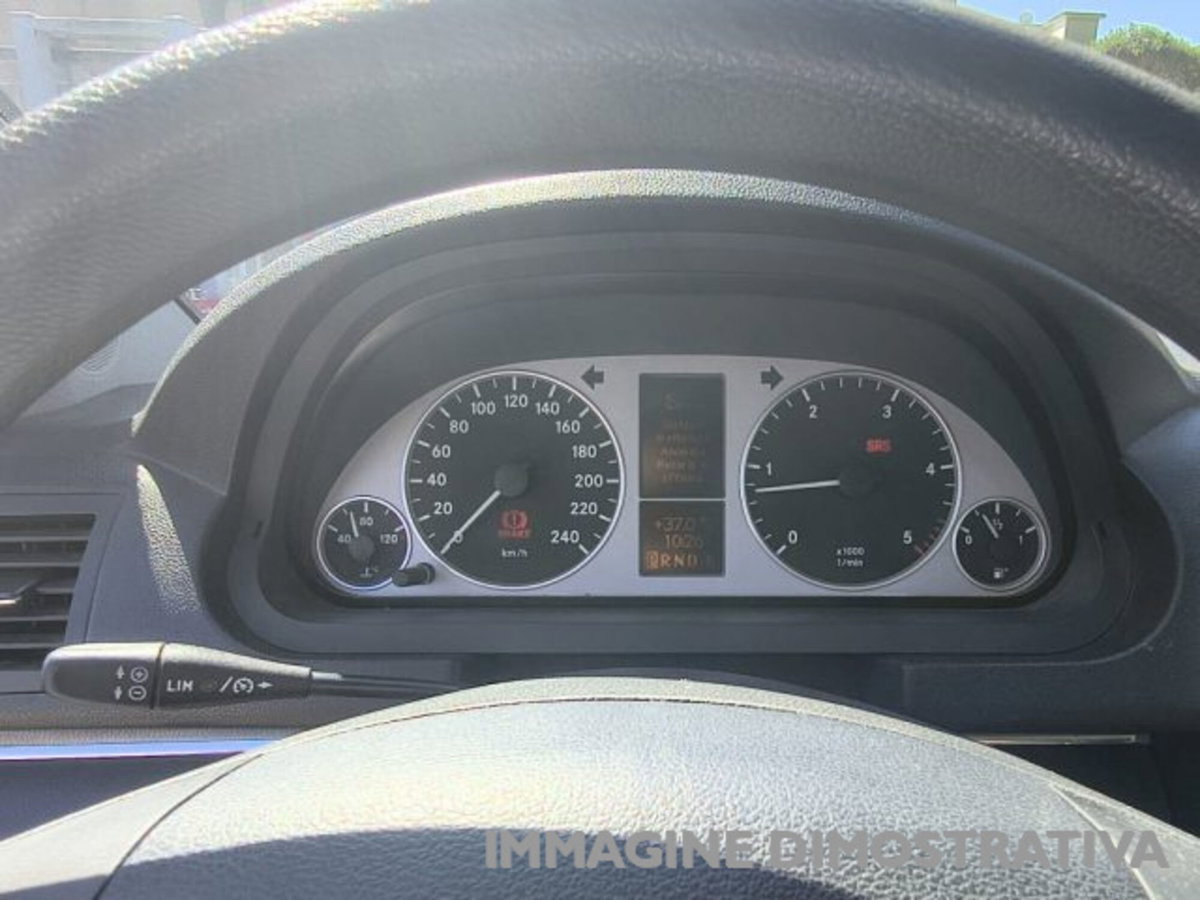 Mercedes-Benz Classe B 180 CDI Executive (11)