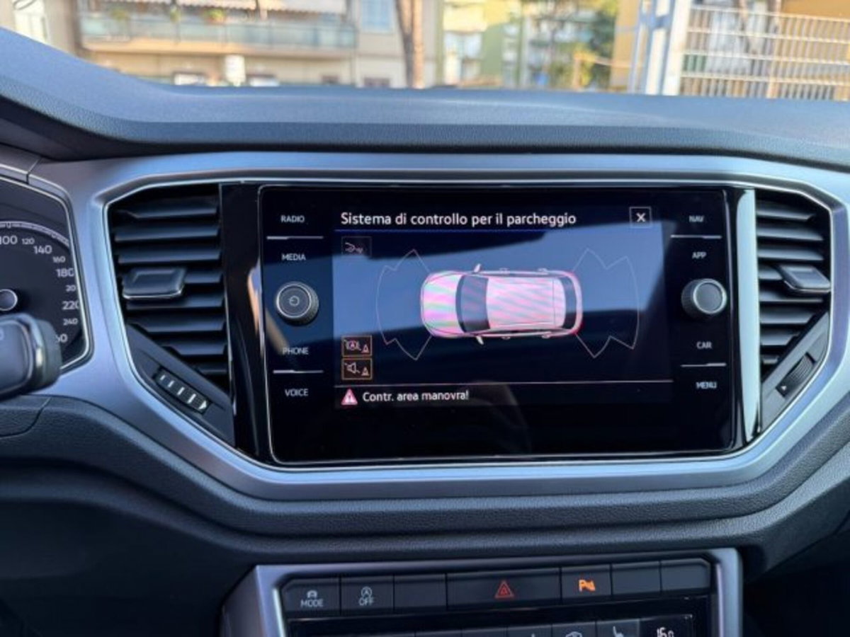 Volkswagen T-Roc 2.0 tdi R-Line 115cv (10)