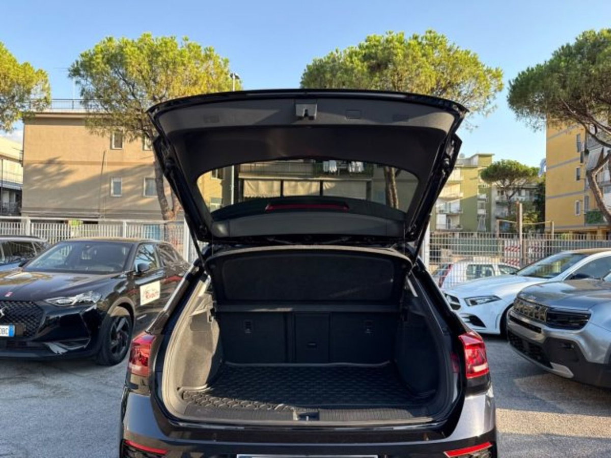 Volkswagen T-Roc 2.0 tdi R-Line 115cv (8)