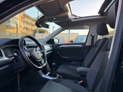 Volkswagen T-Roc 2.0 tdi R-Line 115cv (9)