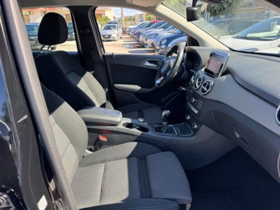 Mercedes-Benz Classe B 180 d Premium (14)