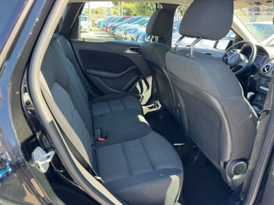 Mercedes-Benz Classe B 180 d Premium (16)