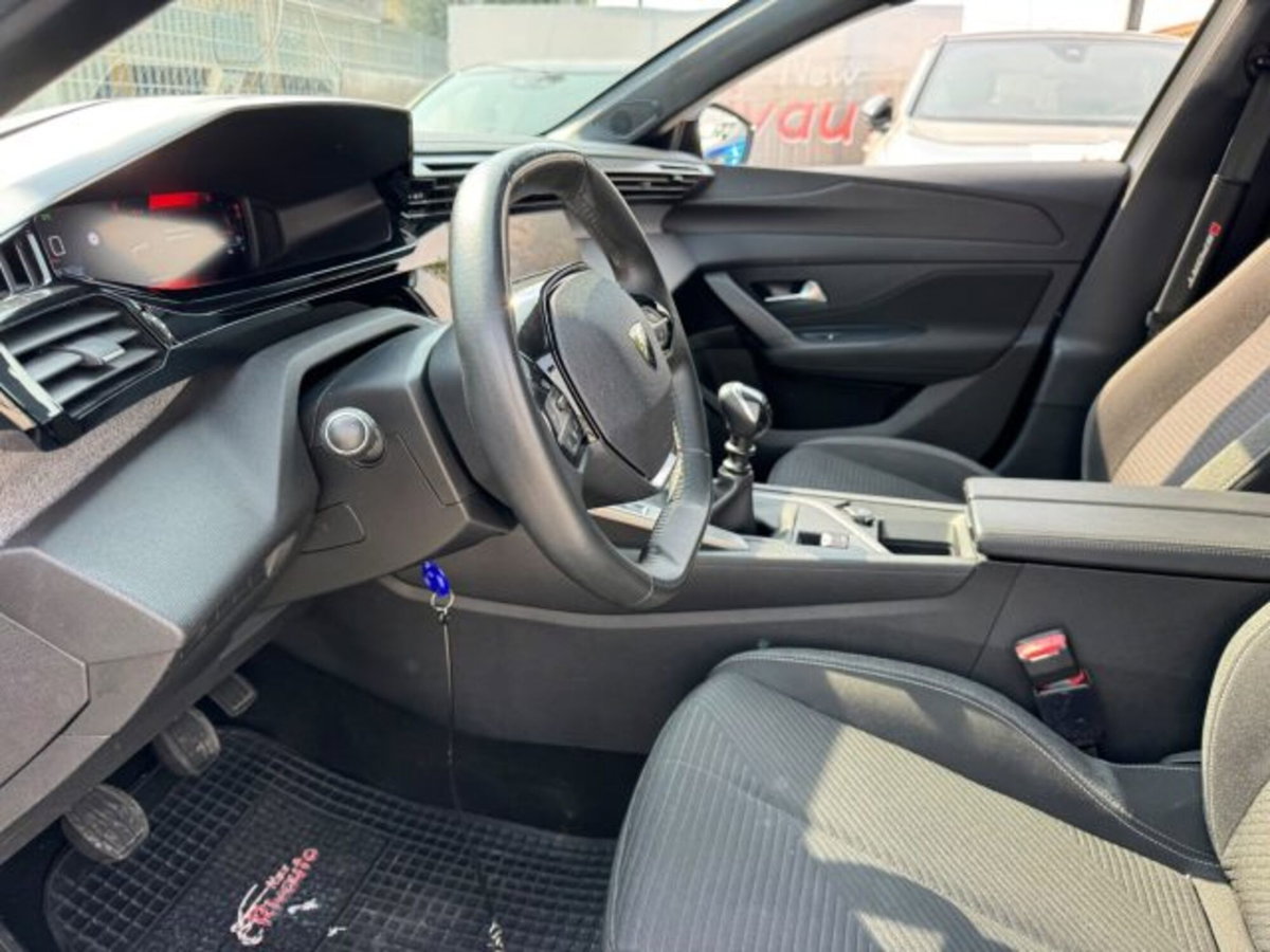 Peugeot 308 BlueHDi 130 S&S EAT8 Allure Pack (17)