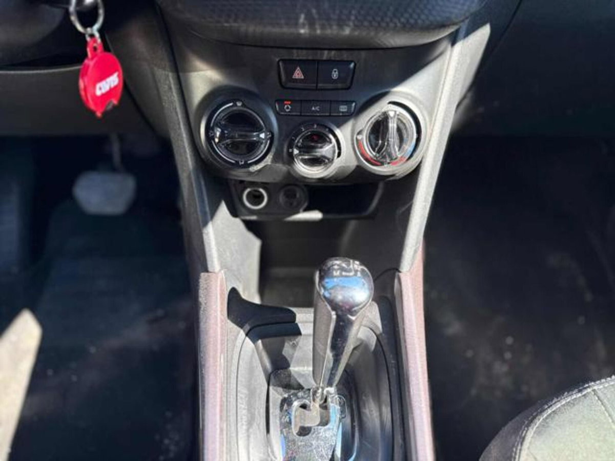 Peugeot 2008 e-HDi 92 CV Stop&Start ETG6 Allure (10)