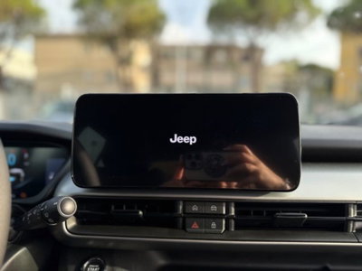 Jeep Avenger 1.2 turbo e-hybrid mhev 85th Anniversary fwd 110cv edct6 (18)