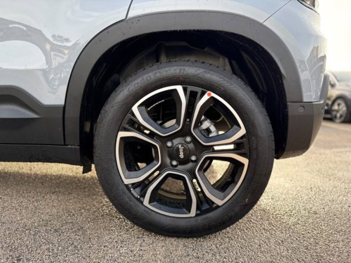 Jeep Avenger 1.2 turbo e-hybrid mhev 85th Anniversary fwd 110cv edct6 (7)
