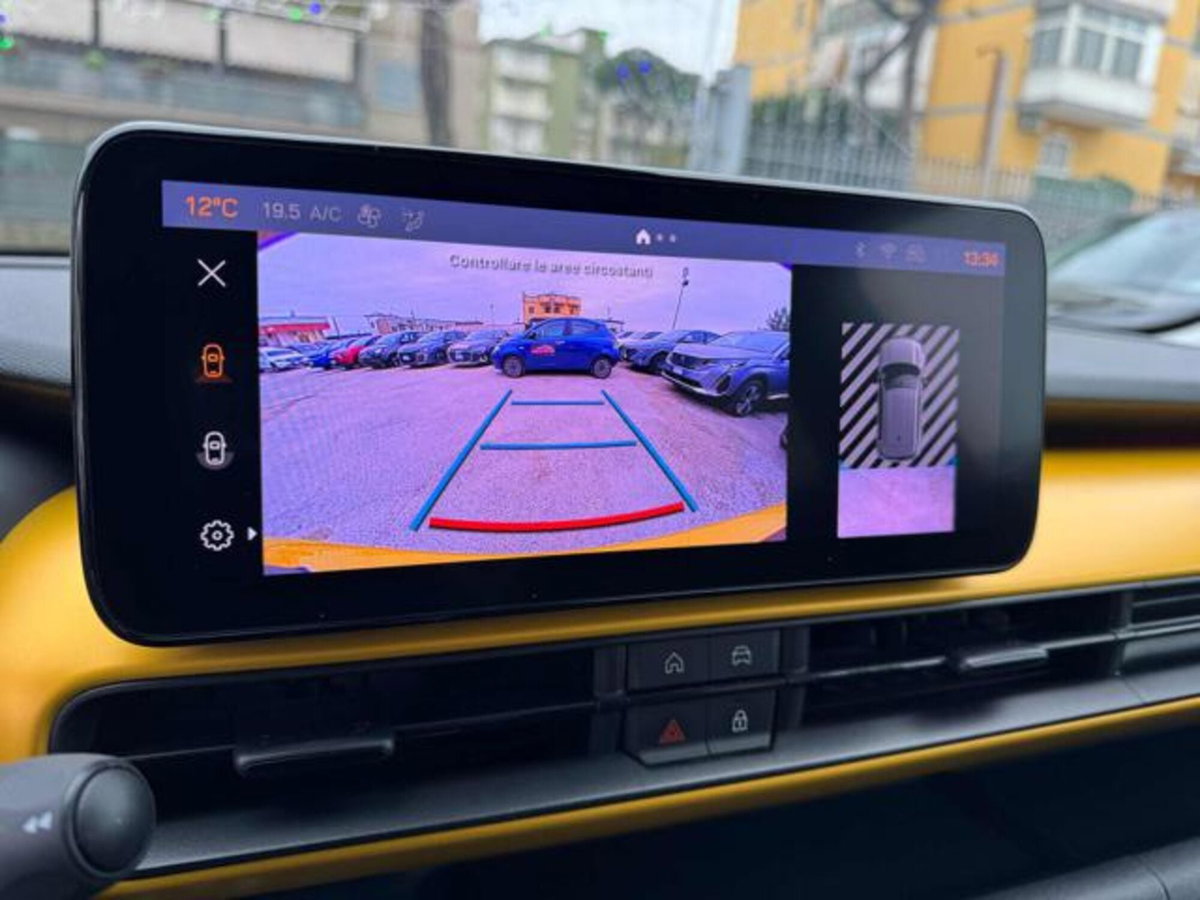 Jeep Avenger 1.2 turbo Summit fwd 100cv (16)