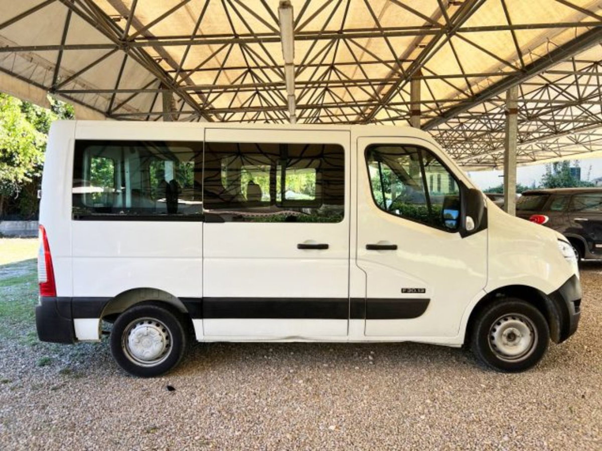Nissan NV400 Furgone 30 2.3 dCi 125CV PC-TN Bus (3)
