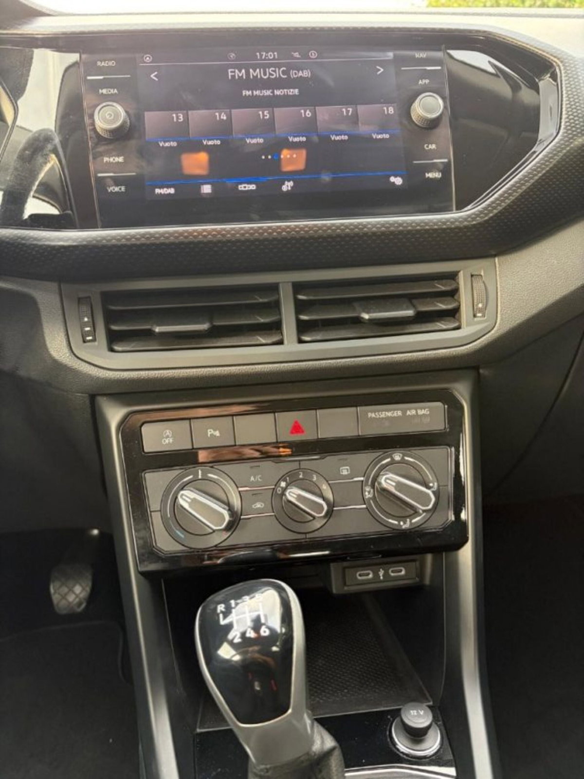 Volkswagen T-Cross 1.0 TSI 110 CV DSG Style (19)