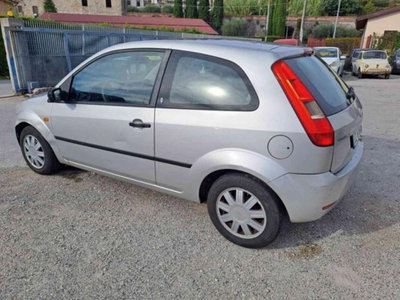 Ford Fiesta 1.2 16V 3p. Ghia (11)