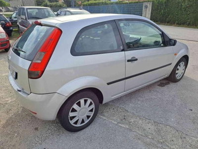 Ford Fiesta 1.2 16V 3p. Ghia (14)