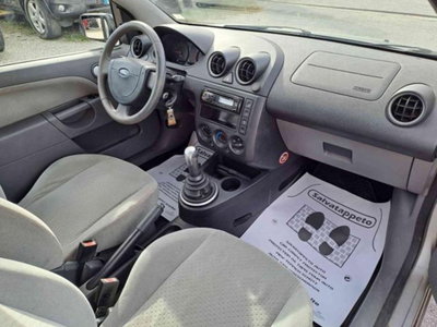 Ford Fiesta 1.2 16V 3p. Ghia (20)