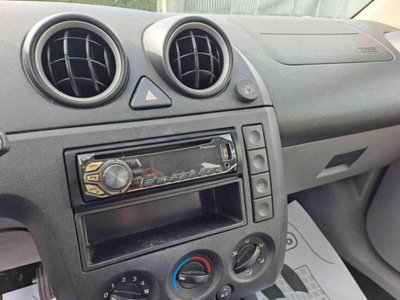 Ford Fiesta 1.2 16V 3p. Ghia (4)