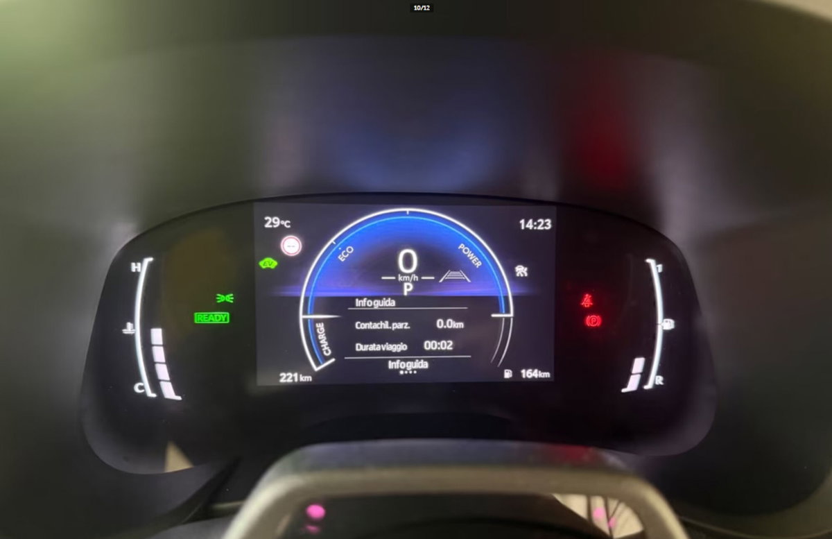 Toyota Aygo X 1.5 hybrid e-cvt (9)