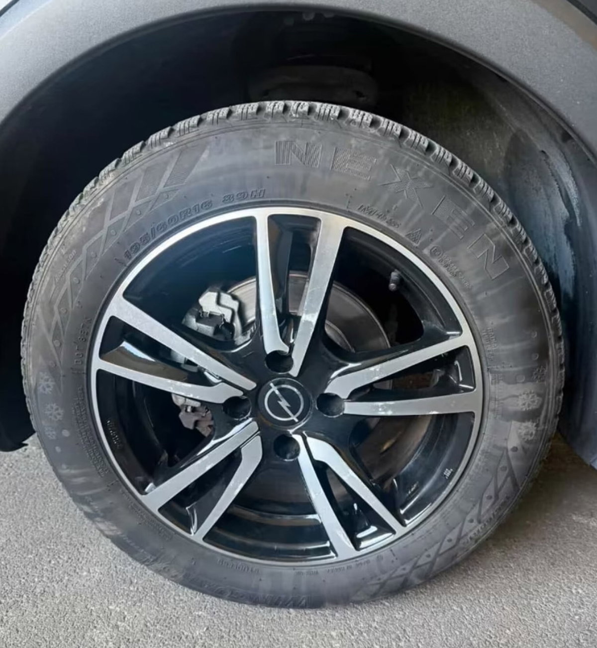 Opel Crossland X 1.2 12V 120 Anniversary (8)