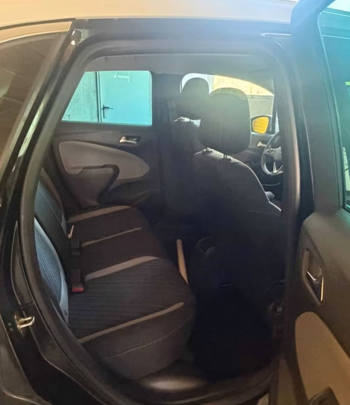 Opel Crossland X 1.2 12V Start&Stop 120 Anniversary (6)