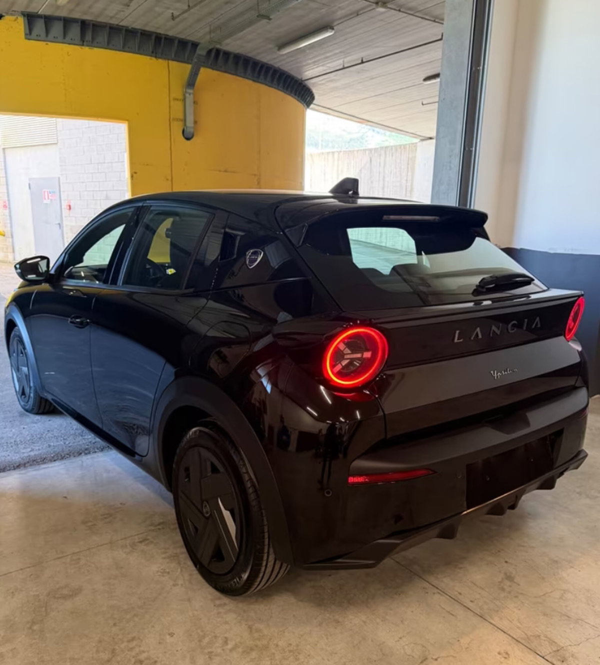 Lancia Ypsilon 1.2 mhev Edizione Limitata Cassina e-dct (13)