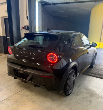 Lancia Ypsilon 1.2 mhev Edizione Limitata Cassina e-dct (14)