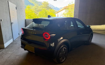 Lancia Ypsilon 1.2 mhev Edizione Limitata Cassina e-dct (4)