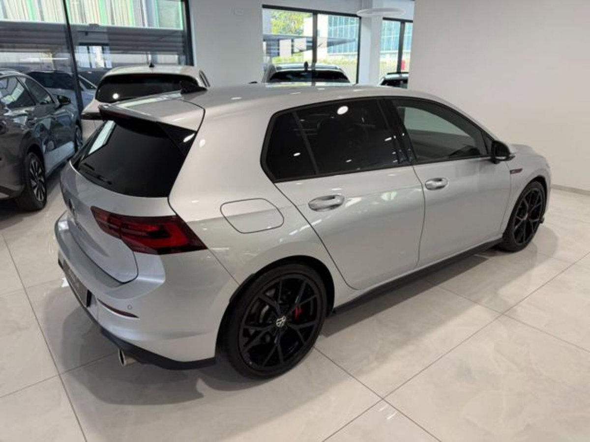 Volkswagen Golf 2.0 tsi GTI MT Ultimate 245cv (4)