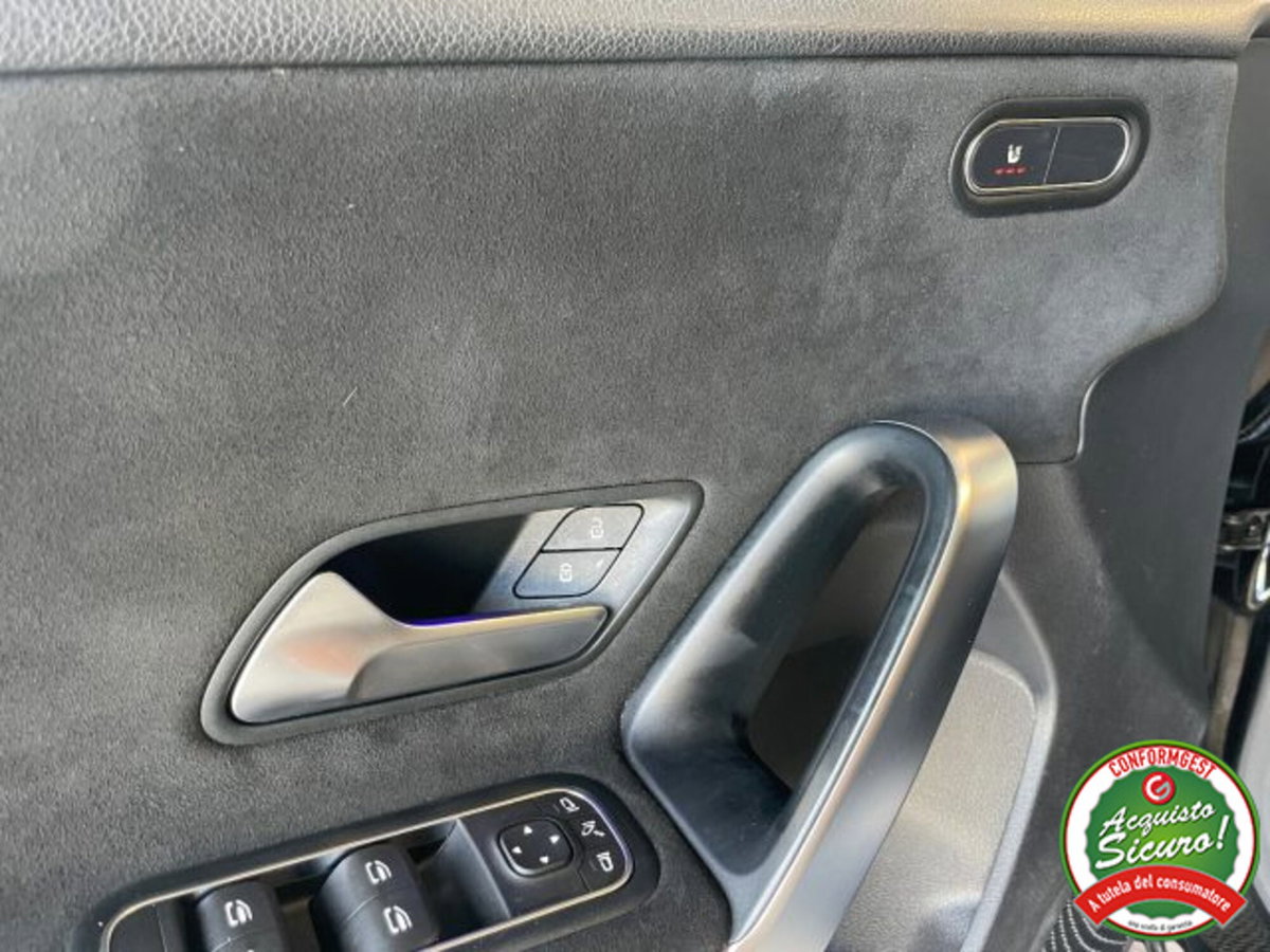 Mercedes-Benz Classe A Sedan 200 Automatic 4p. Premium (9)