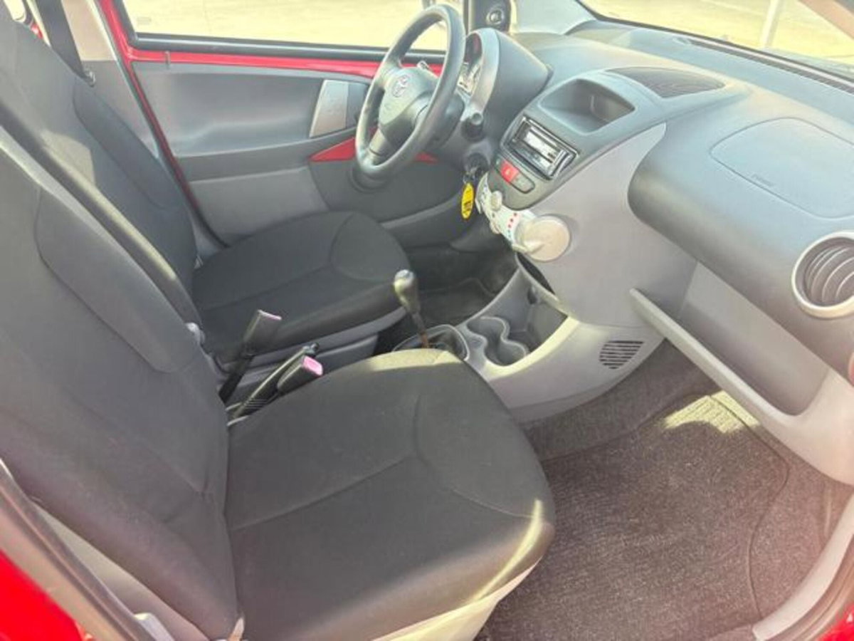 Toyota Aygo 1.0 12V VVT-i 5 porte Now (11)