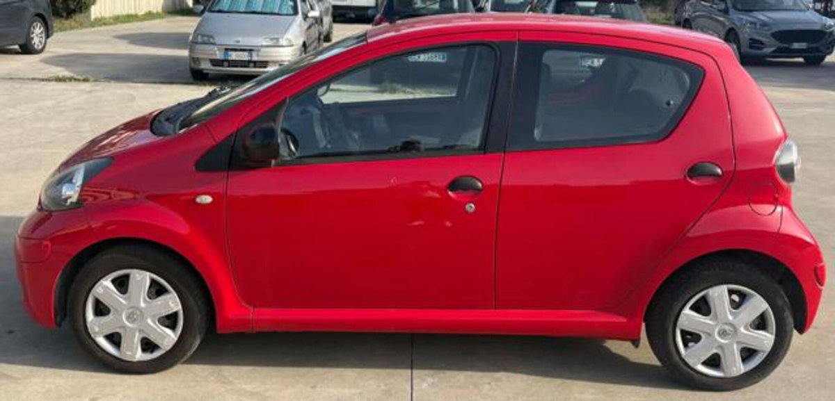Toyota Aygo 1.0 12V VVT-i 5 porte Now (2)