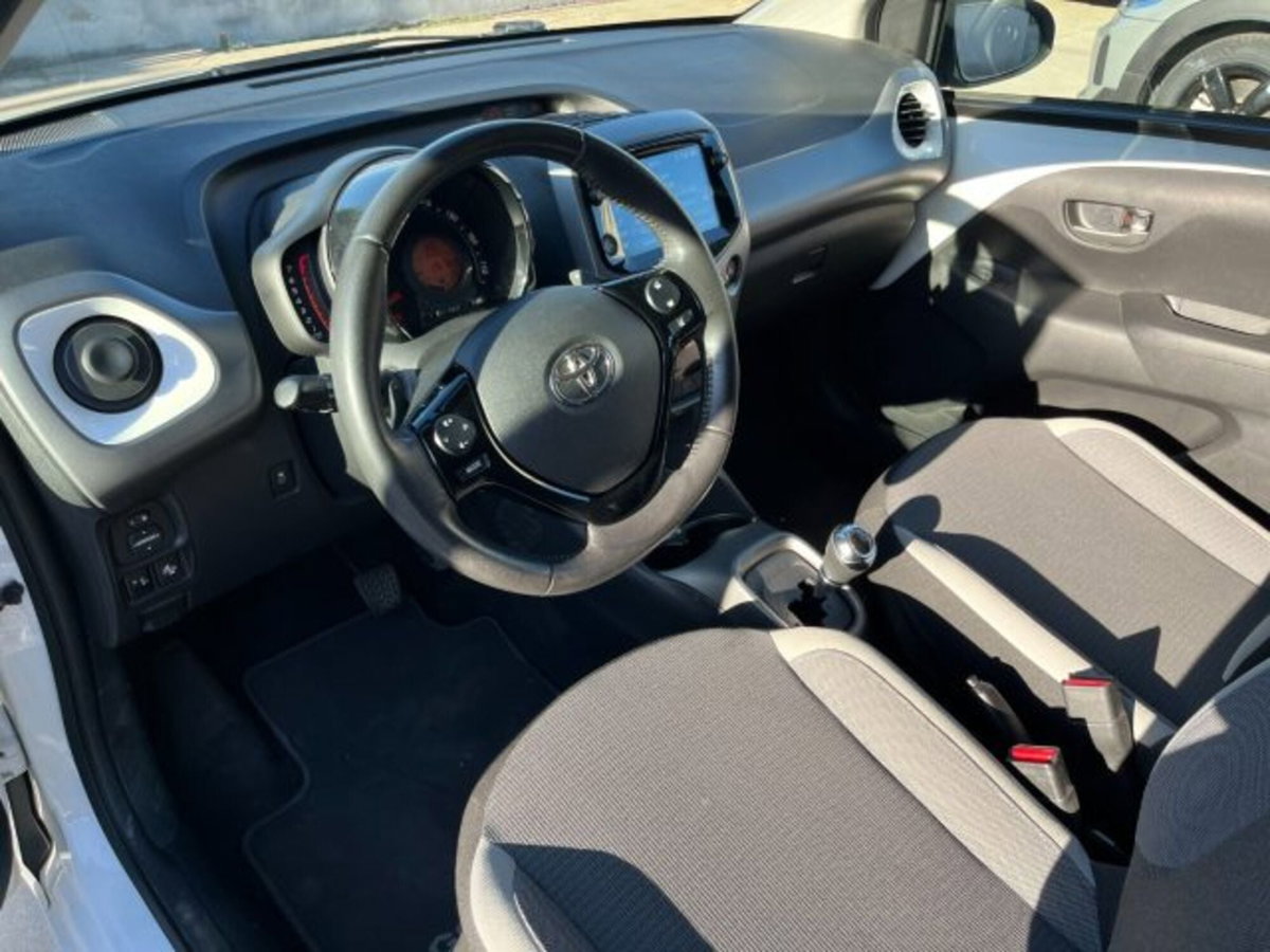 Toyota Aygo Connect 1.0 VVT-i 72 CV 5 porte x-play MMT (10)