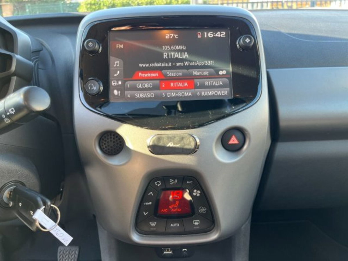 Toyota Aygo Connect 1.0 VVT-i 72 CV 5 porte x-play MMT (14)
