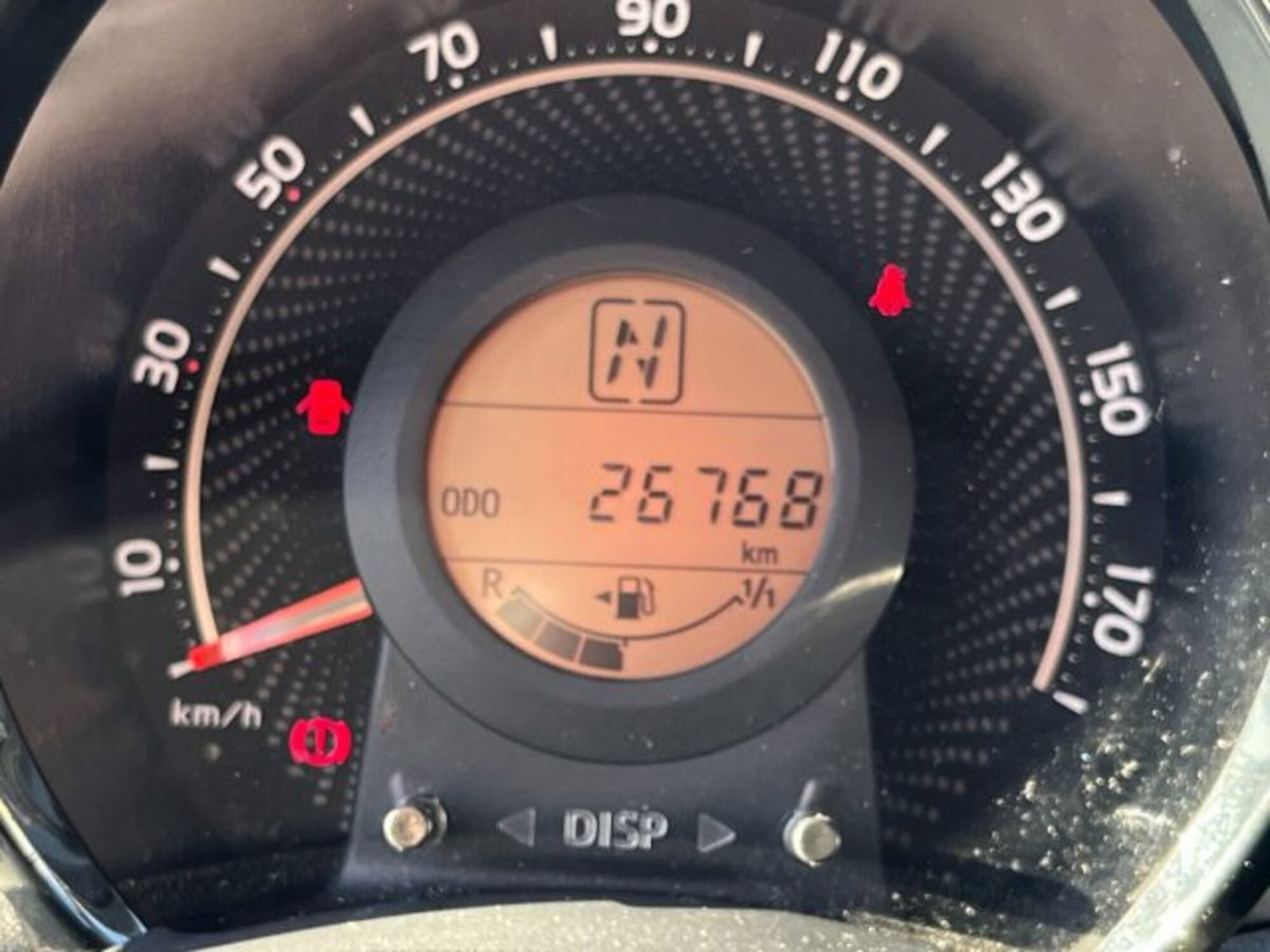 Toyota Aygo Connect 1.0 VVT-i 72 CV 5 porte x-play MMT (19)