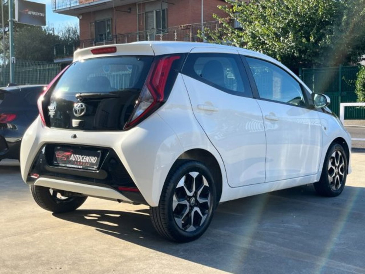 Toyota Aygo Connect 1.0 VVT-i 72 CV 5 porte x-play MMT (6)