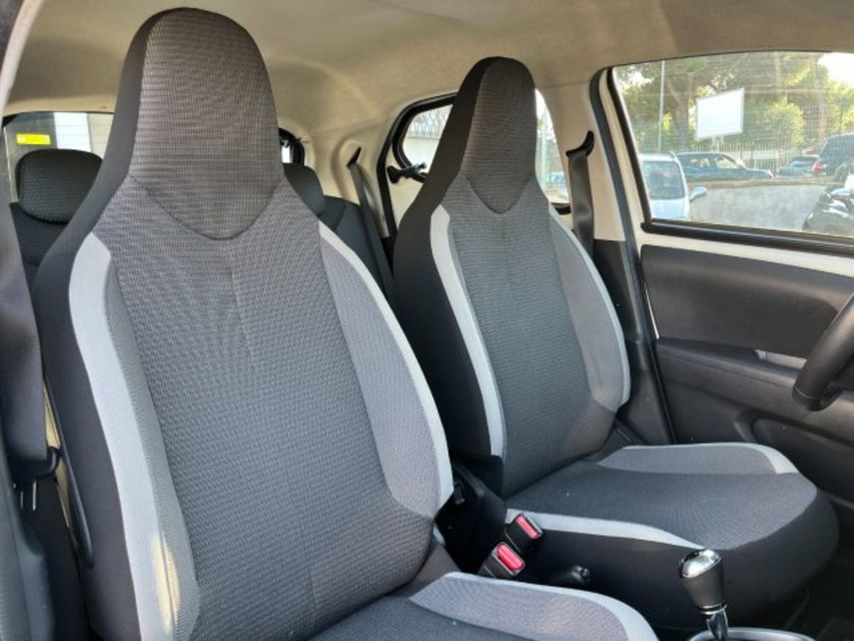 Toyota Aygo Connect 1.0 VVT-i 72 CV 5 porte x-play MMT (9)