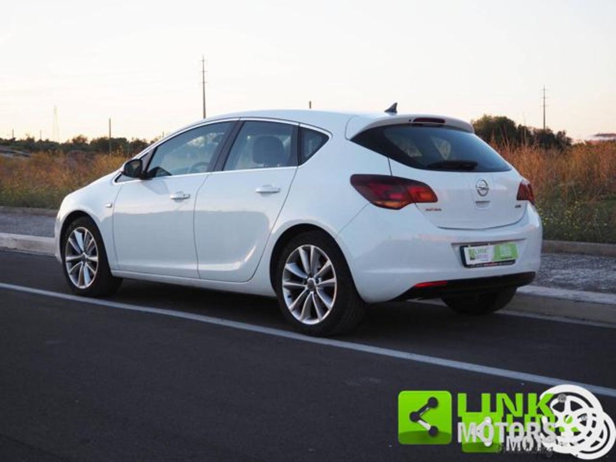 Opel Astra 1.7 CDTI 125CV 5 porte Cosmo (18)
