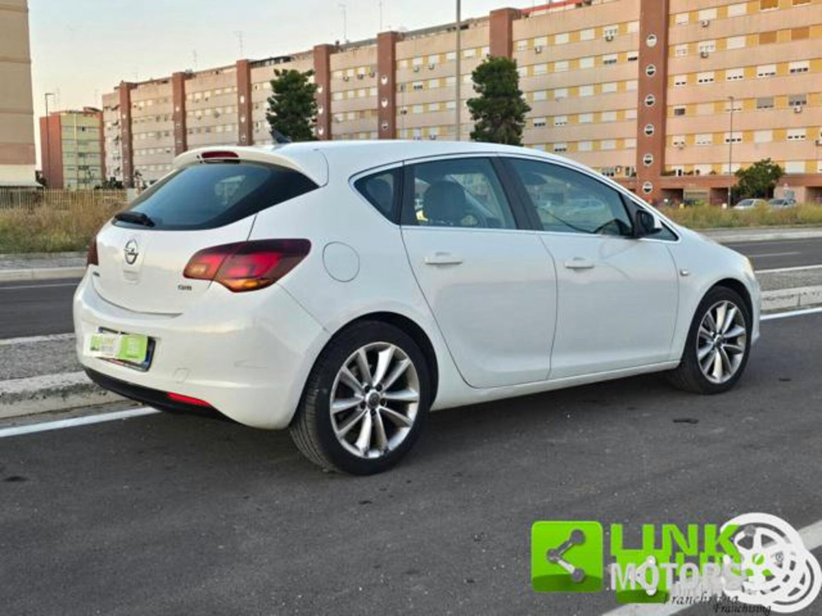 Opel Astra 1.7 CDTI 125CV 5 porte Cosmo (2)